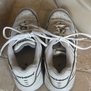 New Balance Women’s 541 sneakers